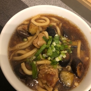 うどんやそうめんに♪生姜風味の鶏肉となすのつけ汁